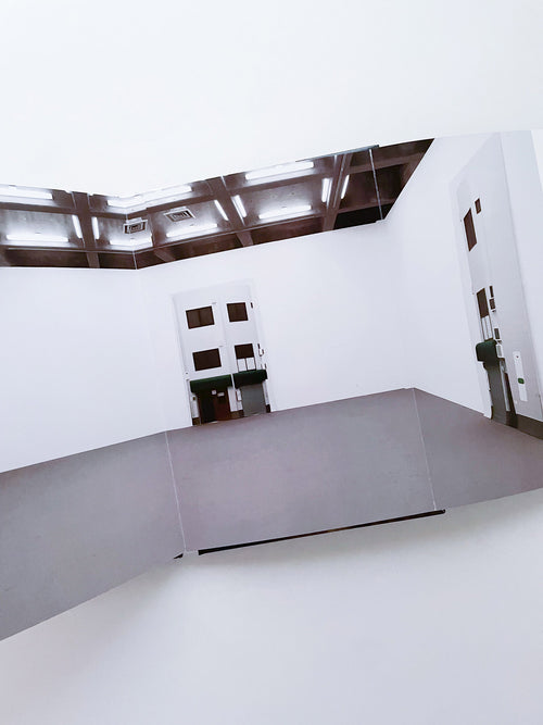 Black Label / Thomas Demand