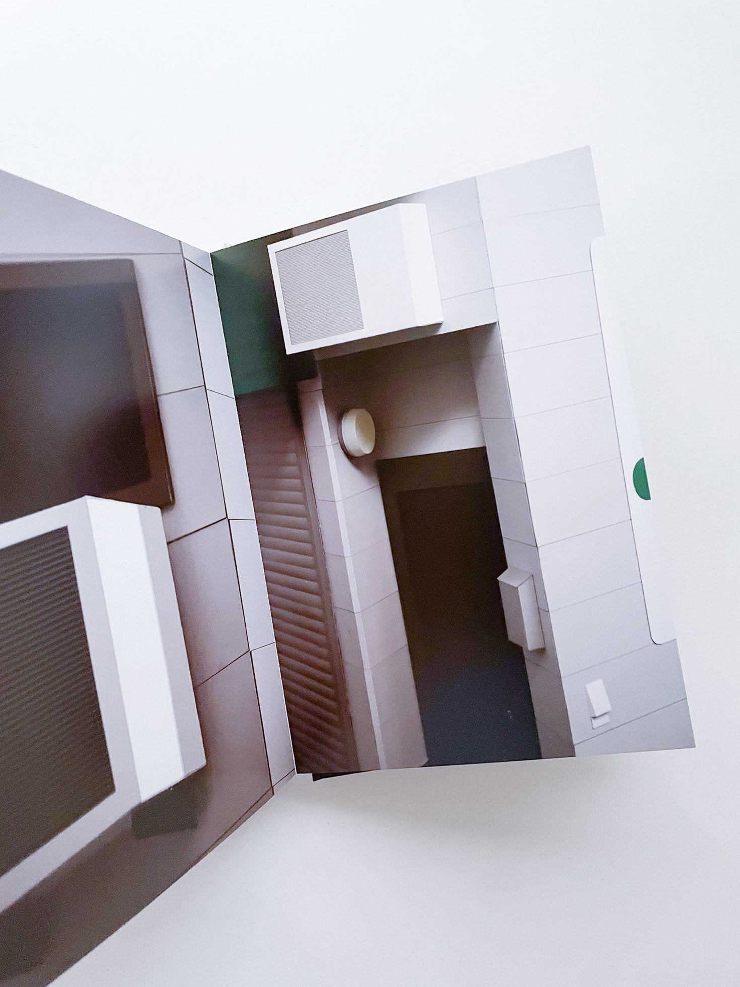 Black Label / Thomas Demand