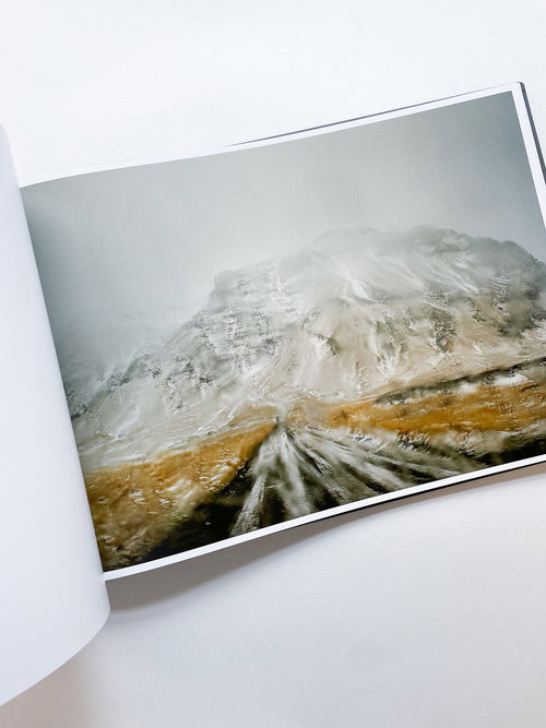 THE END SENDS ADVANCE WARNING / Todd Hido