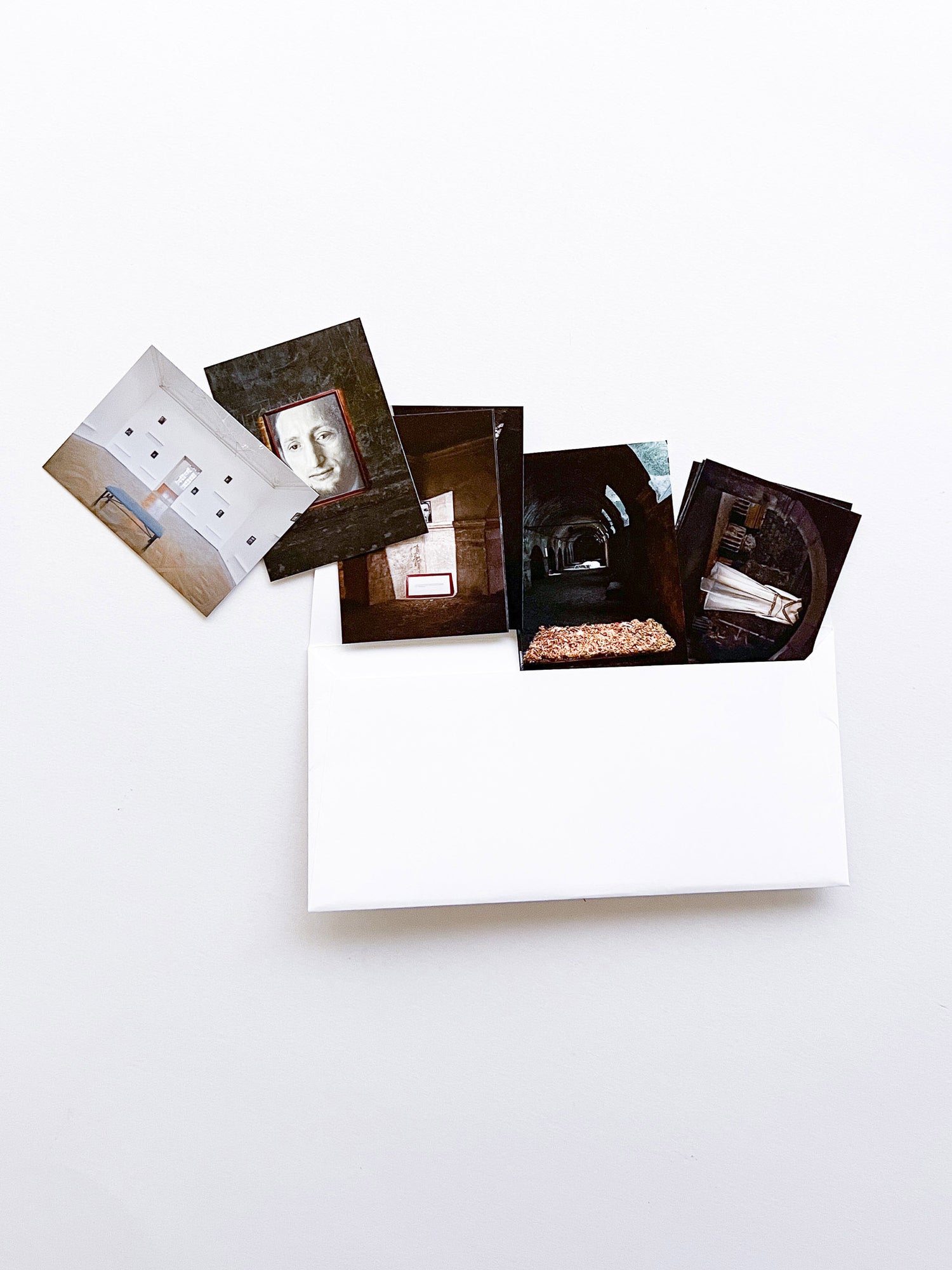 Neither Give nor Throw Away / Sophie Calle