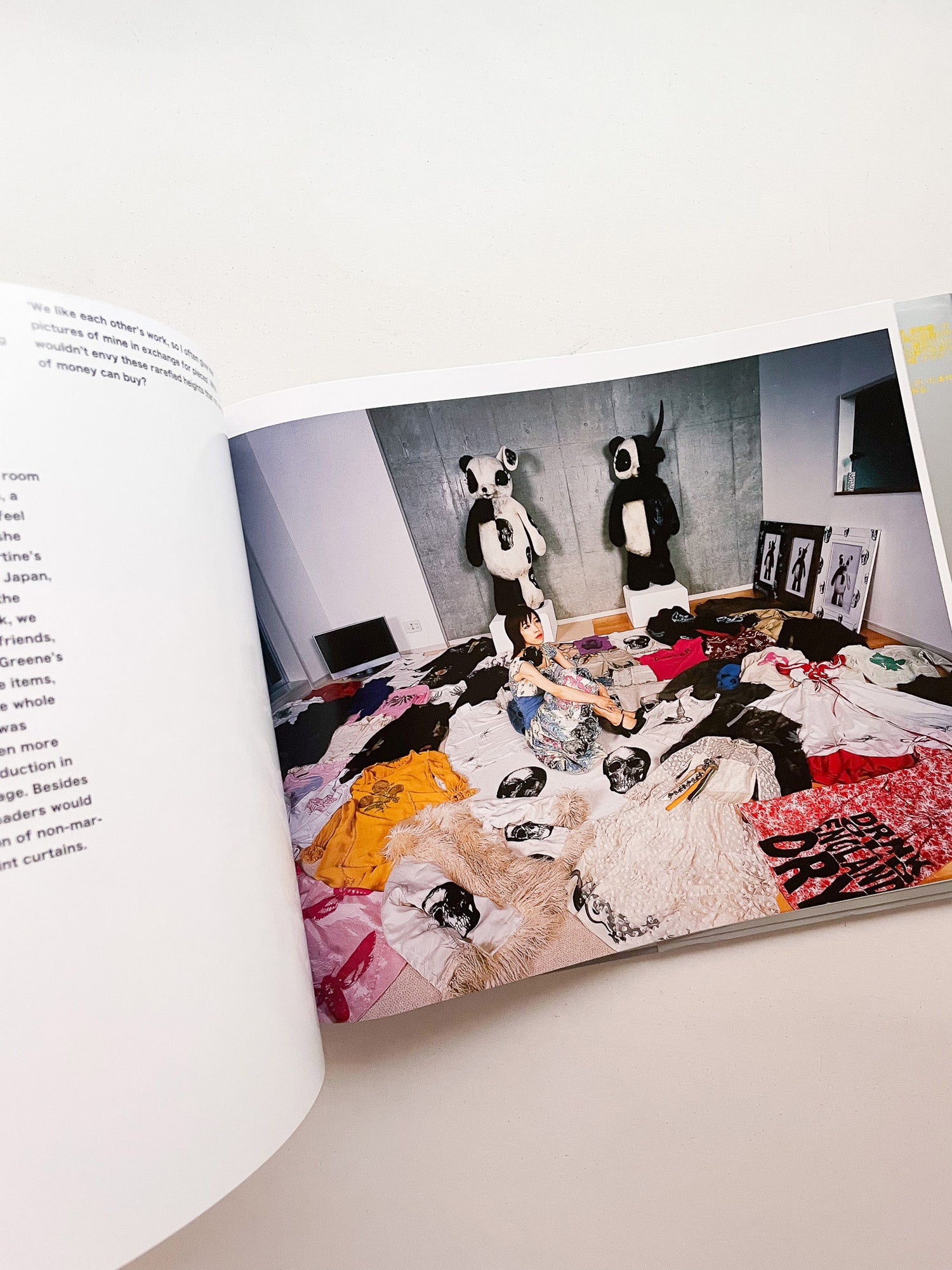 HAPPY VICTIMS / Kyoichi Tsuzuki [SIGNED]