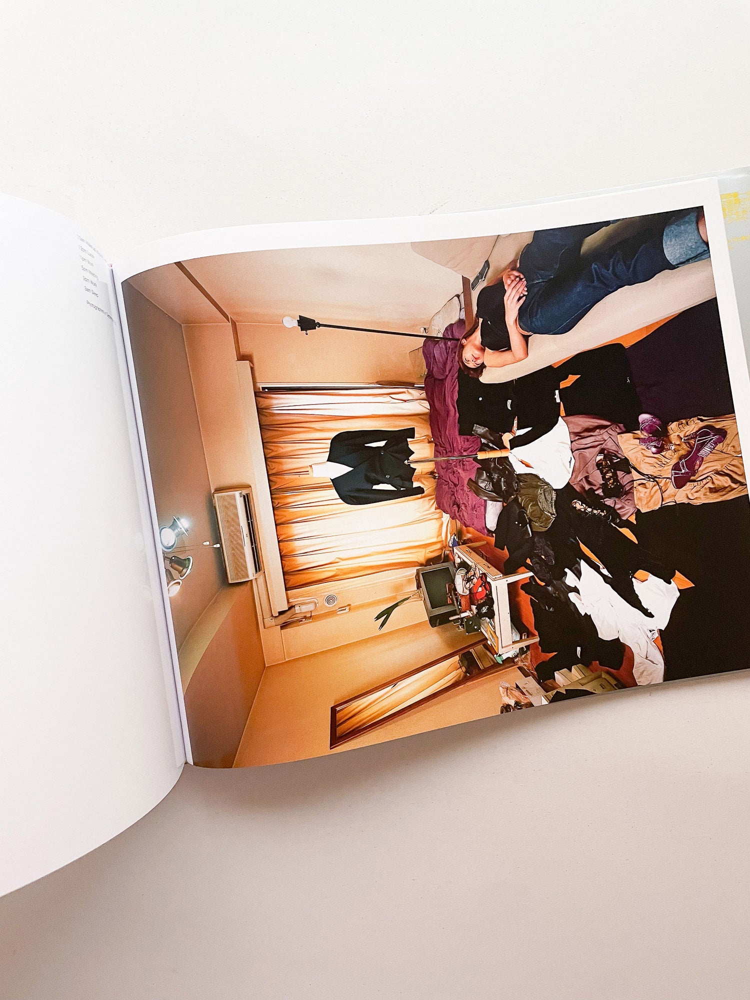 HAPPY VICTIMS / Kyoichi Tsuzuki [SIGNED]