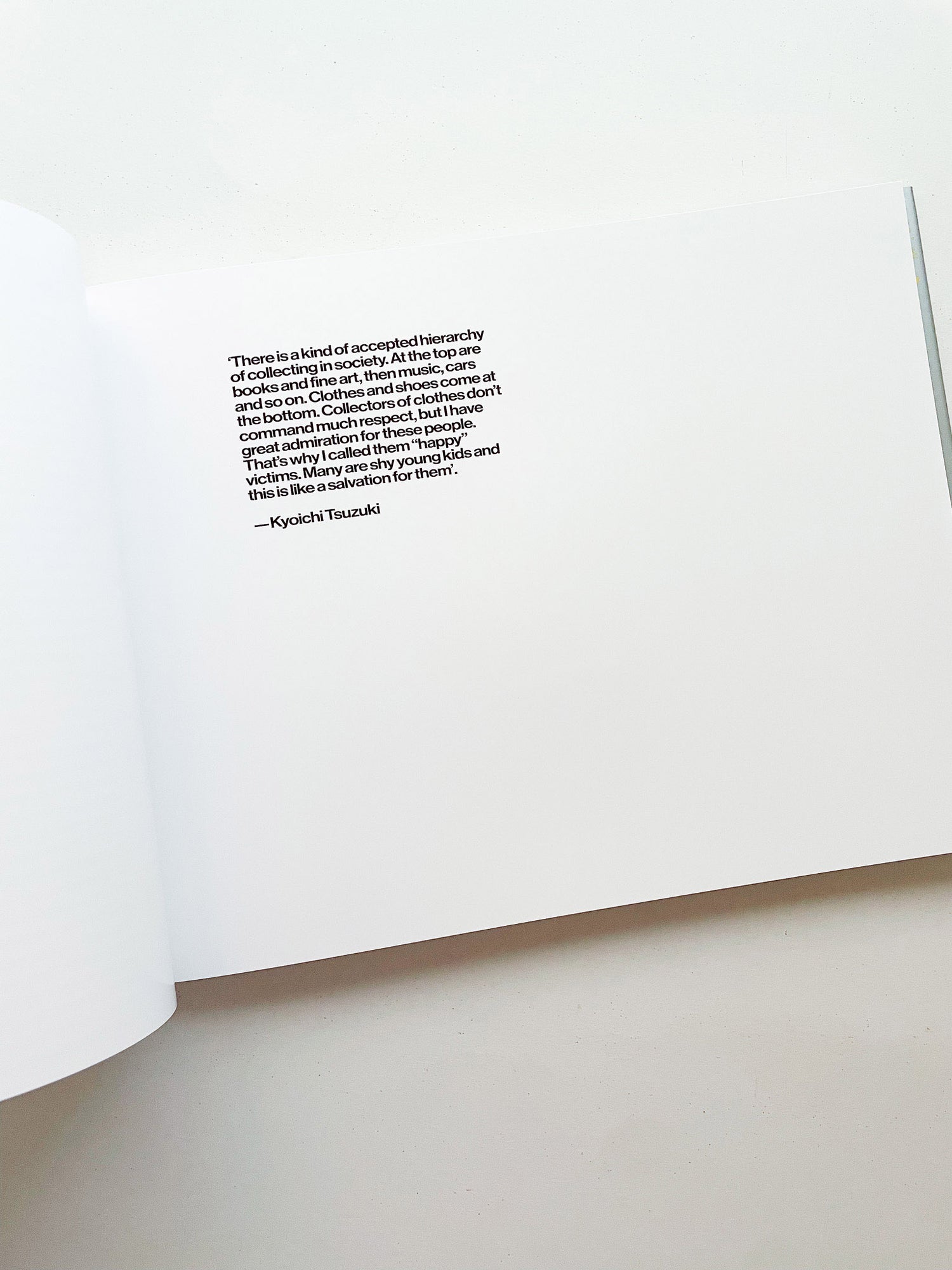 HAPPY VICTIMS / Kyoichi Tsuzuki [SIGNED]