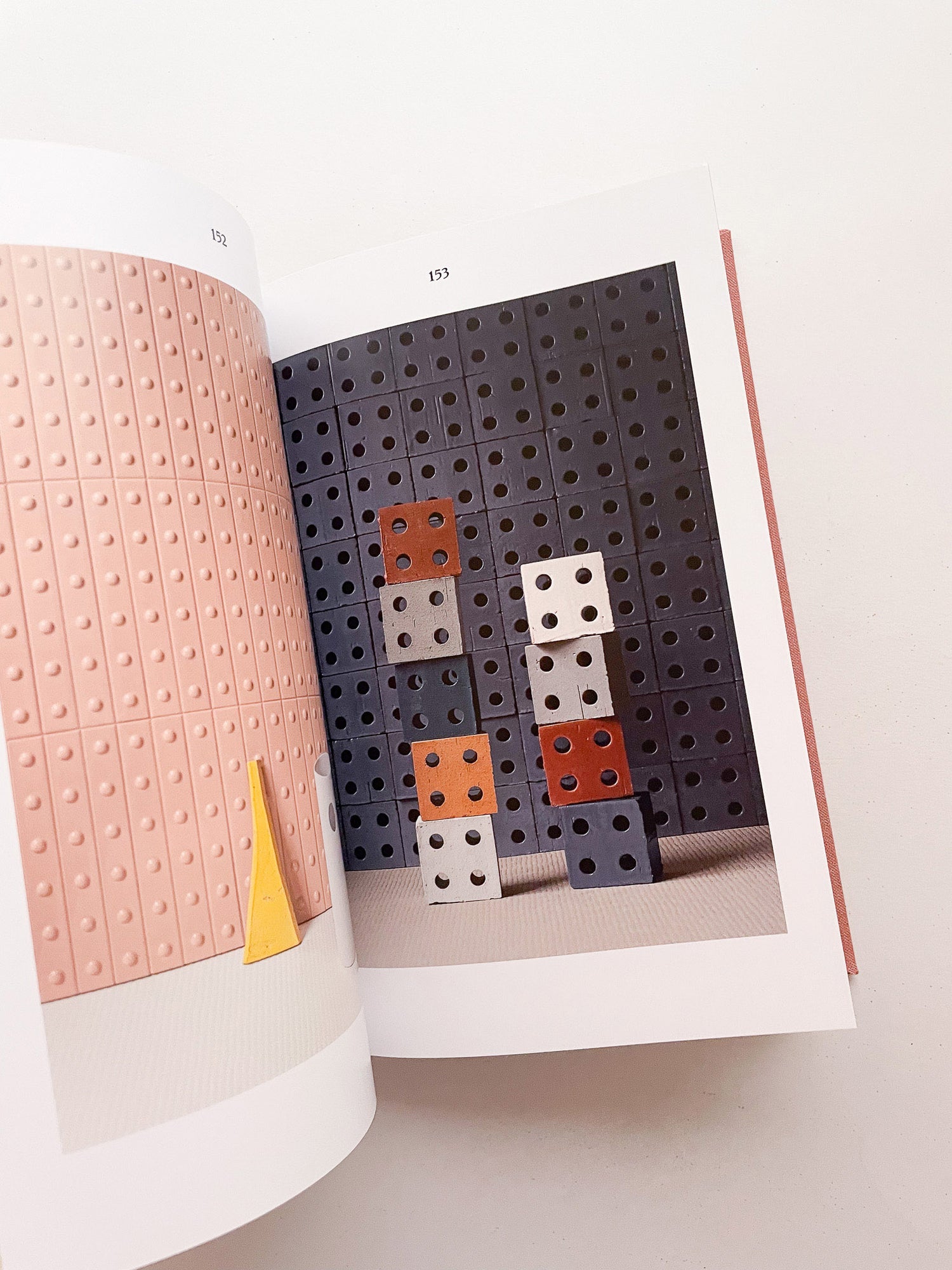 MUT 7 - THE SOUND OF MY LEFT HAND / Ronan Bouroullec