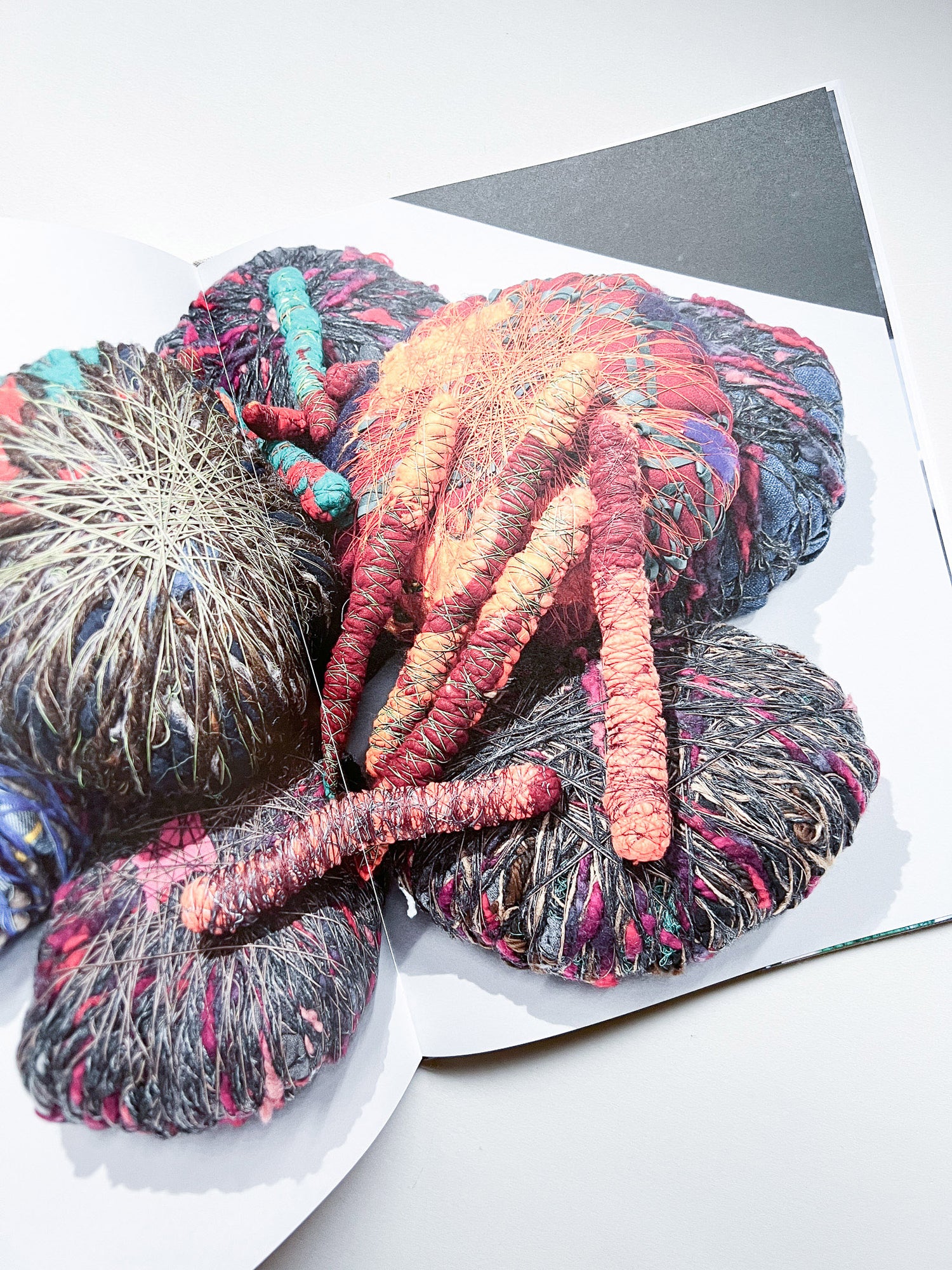 SHEILA HICKS: BOTTROP/DÜSSELDORF 2024/25 / Sheila Hicks