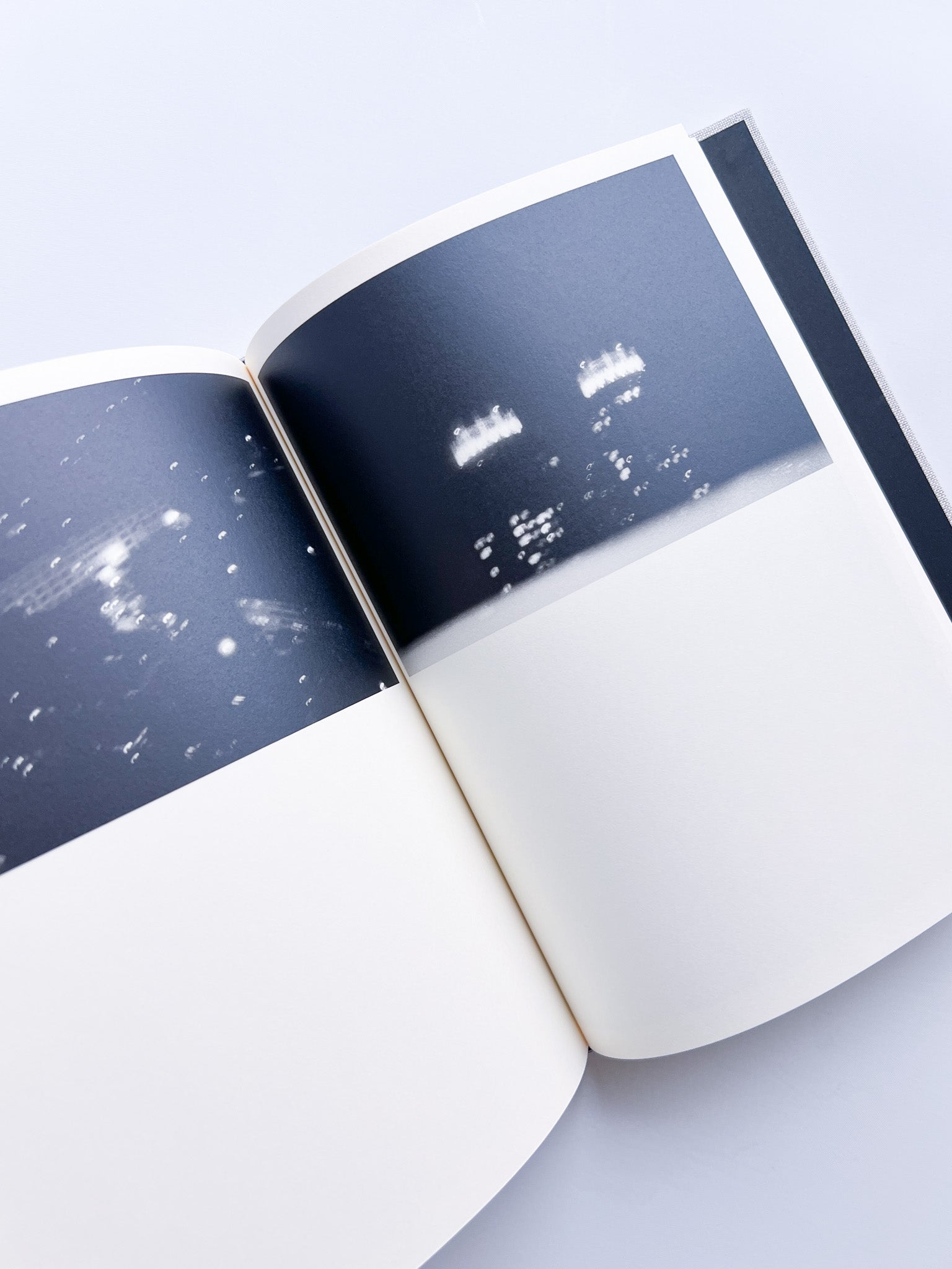 Lirio / Sakiko Nomura [SIGNED] - 本屋青旗 Ao-Hata Bookstore
