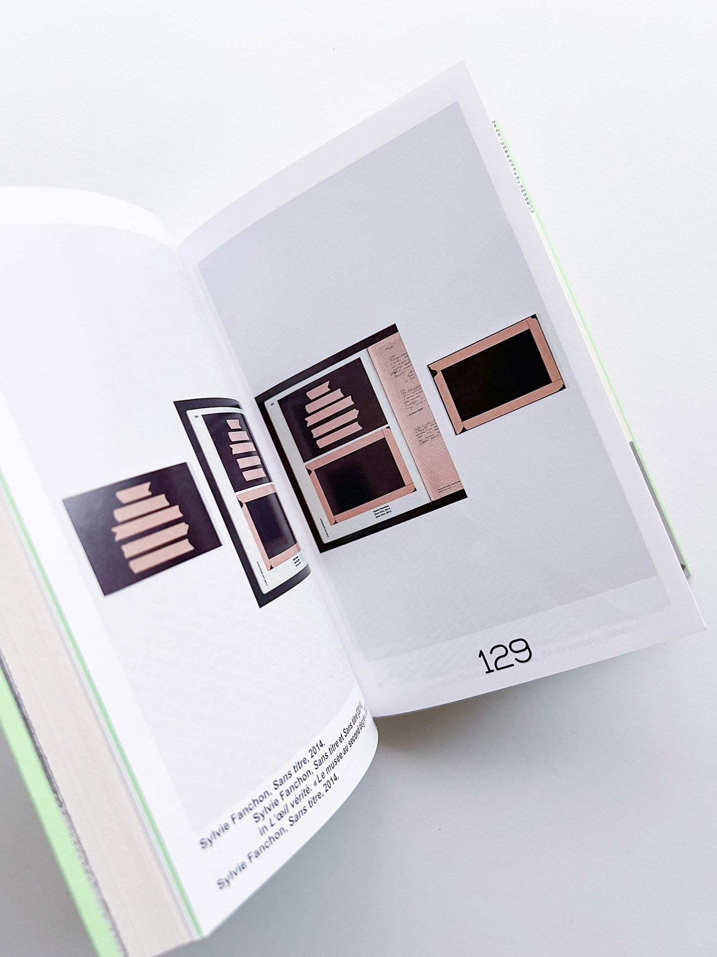 16 MILLIONS DE SIGNES – FROM AND ABOUT BOOKS / Alexandra Midal, Thierry Chancogne