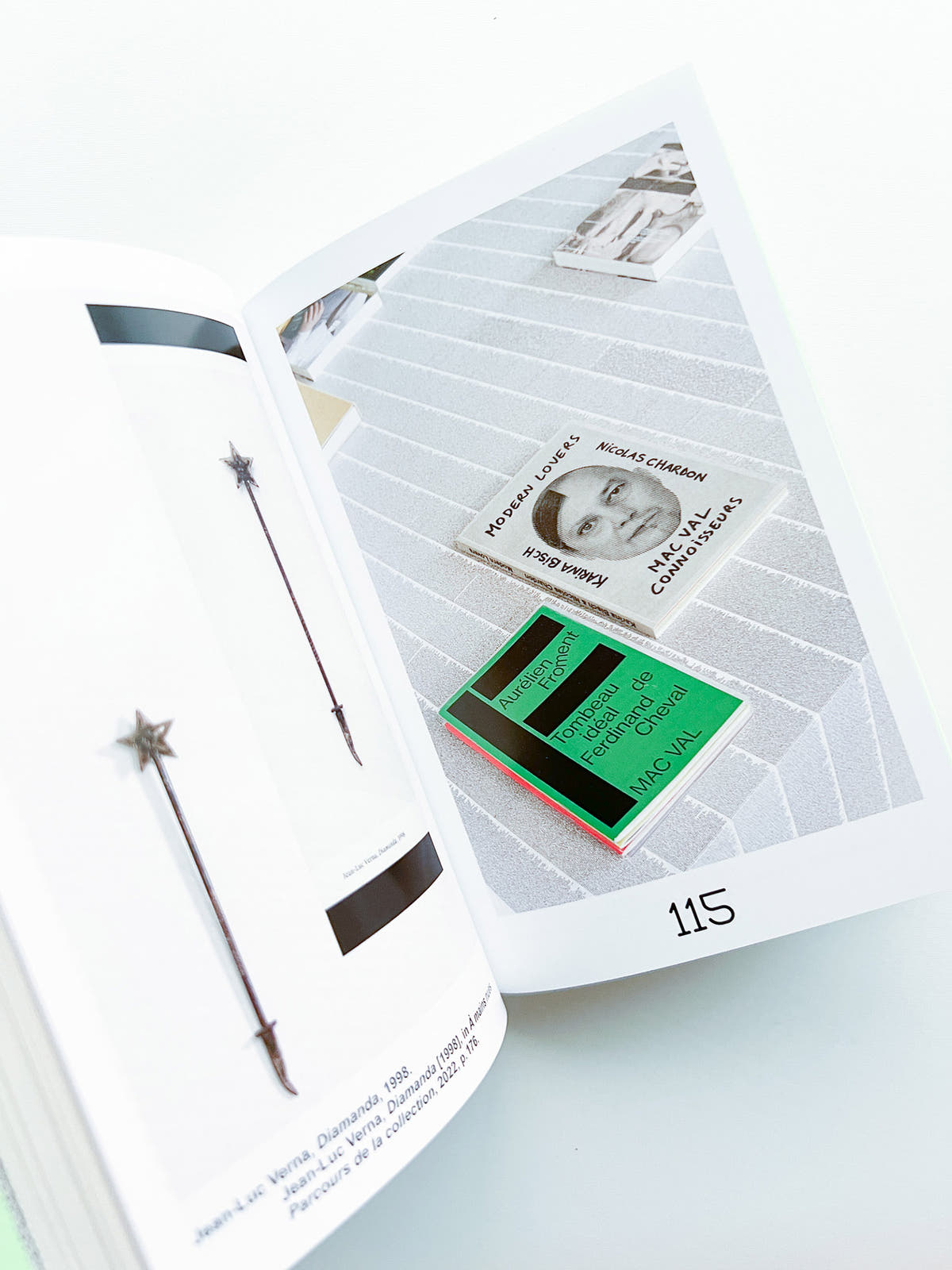 16 MILLIONS DE SIGNES – FROM AND ABOUT BOOKS / Alexandra Midal, Thierry Chancogne