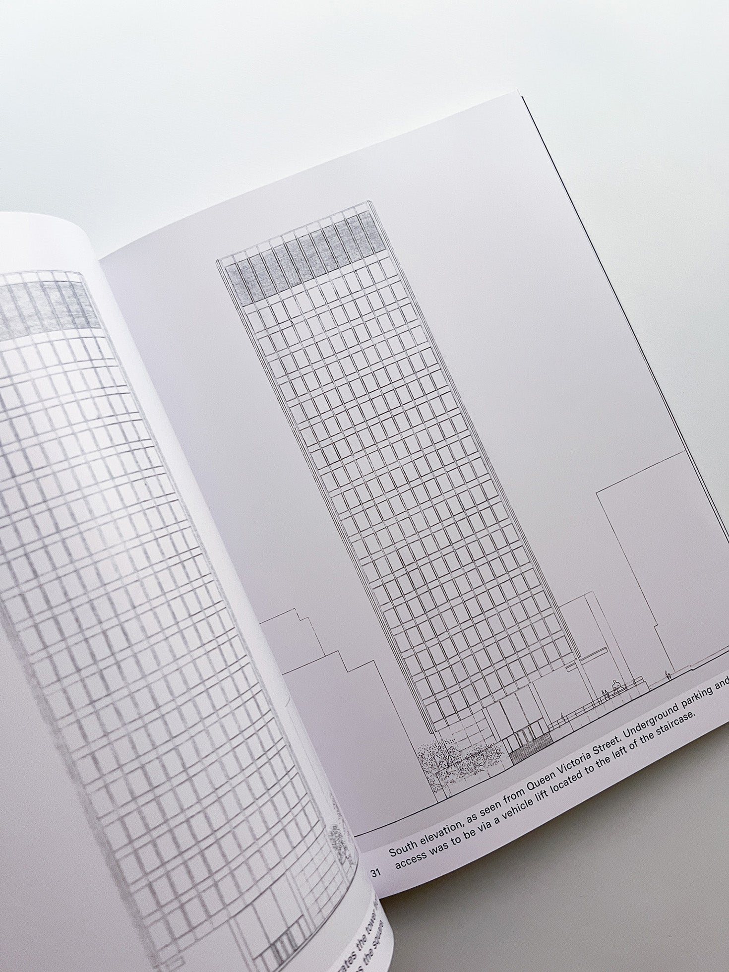 MIES IN LONDON / Mies van der Rohe [SOFTCOVER]