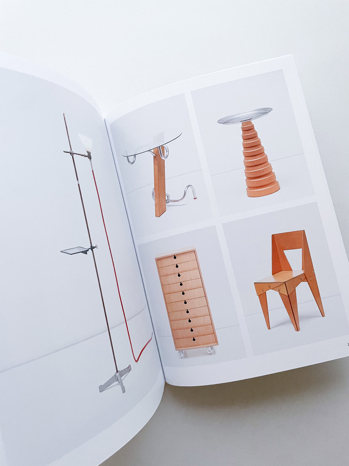 A BOOK OF THINGS / Jasper Morrison