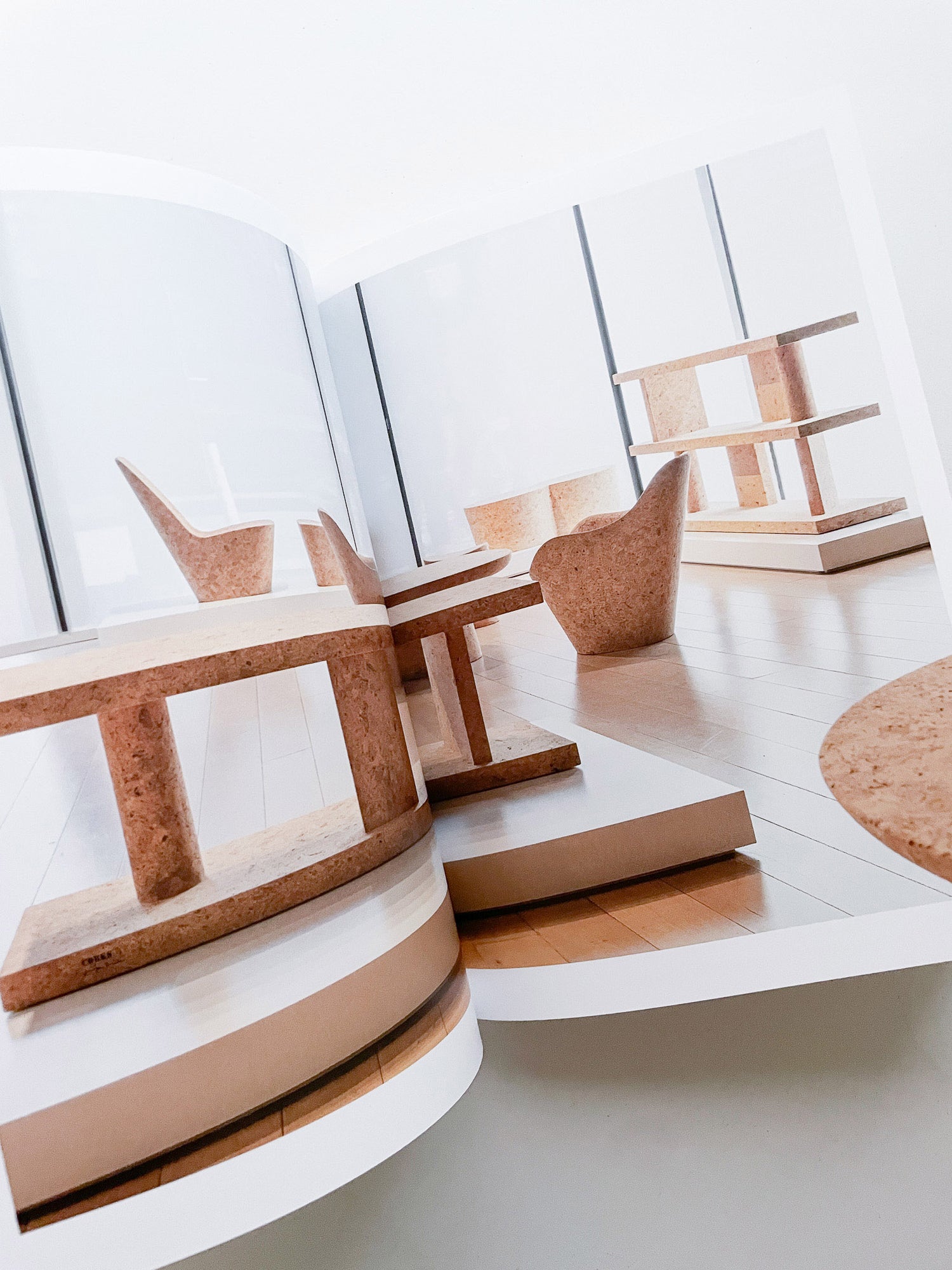 A BOOK OF THINGS / Jasper Morrison