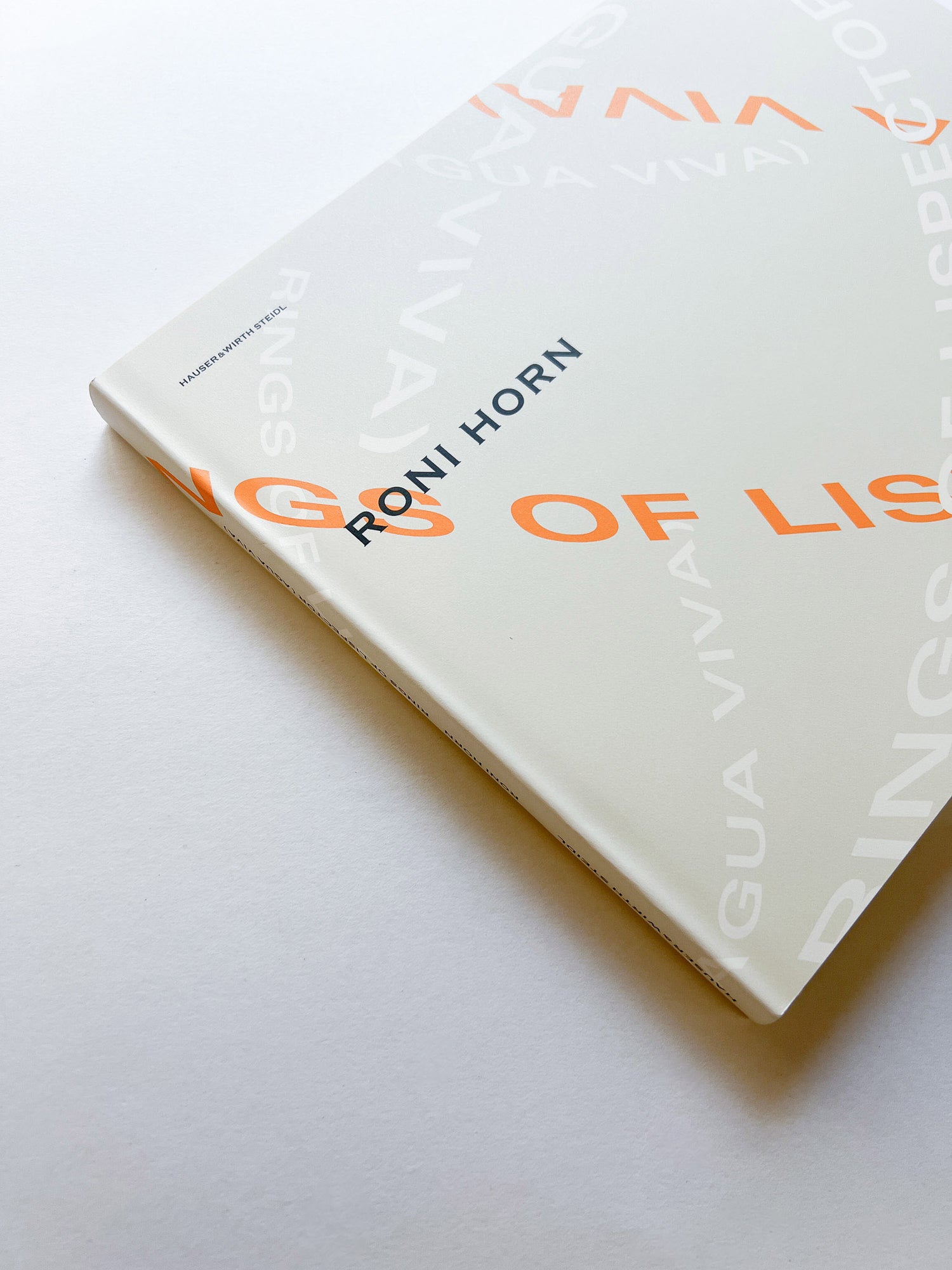 RINGS OF LISPECTOR (AGUA VIVA) / Roni Horn