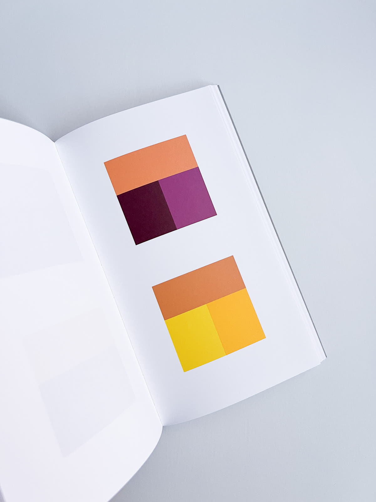 Three-color Combinations / Ruxandra Duru