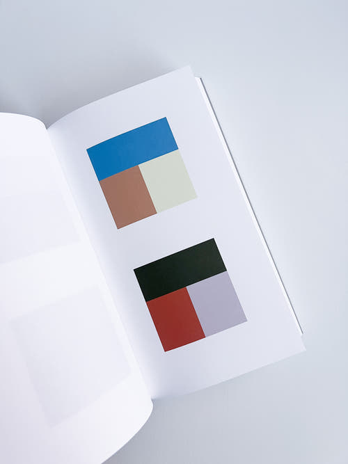 Three-color Combinations / Ruxandra Duru