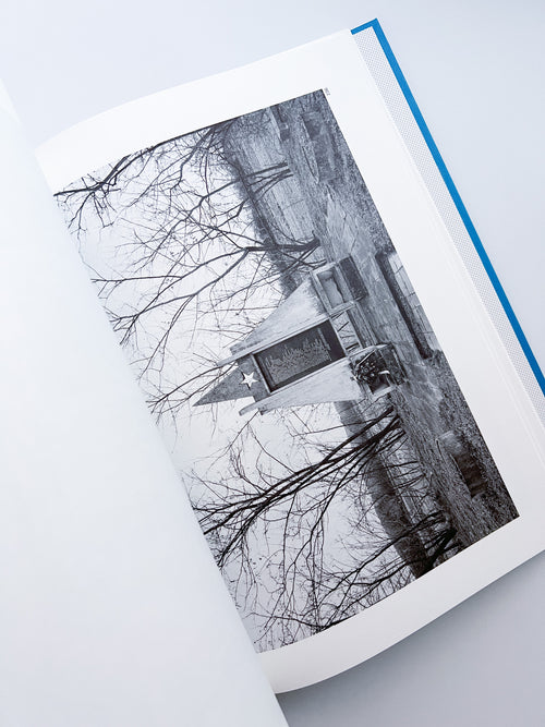 Memorials / Jan Kempenaers