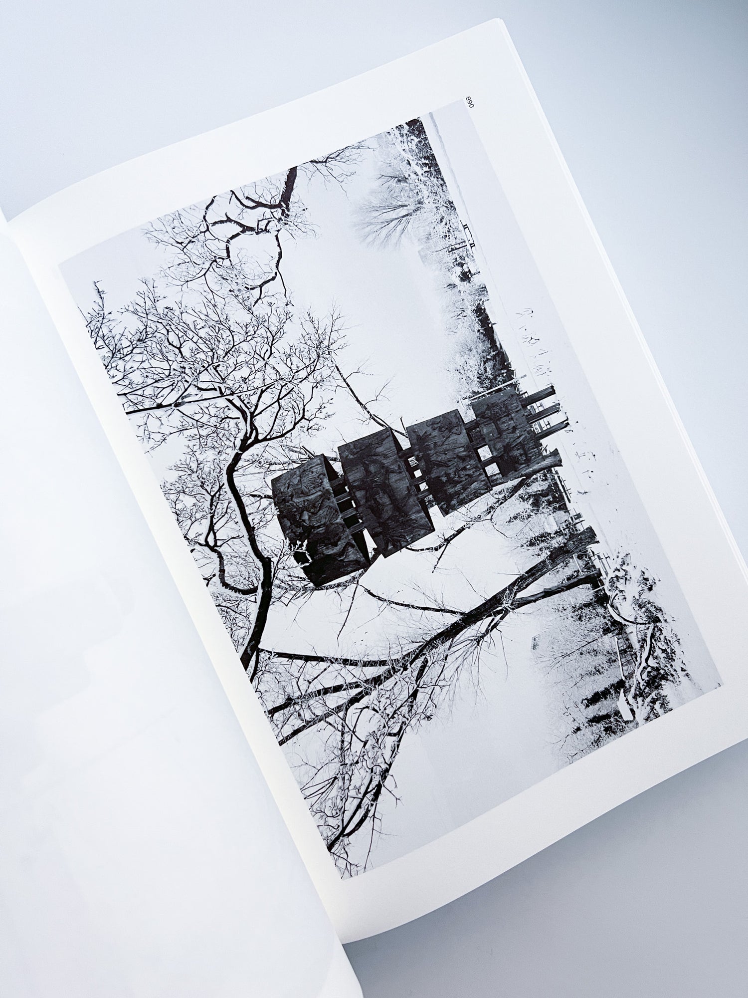 Memorials / Jan Kempenaers