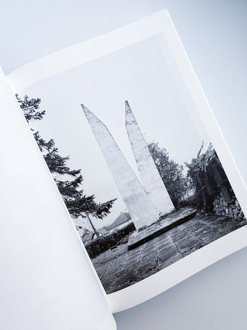 Memorials / Jan Kempenaers