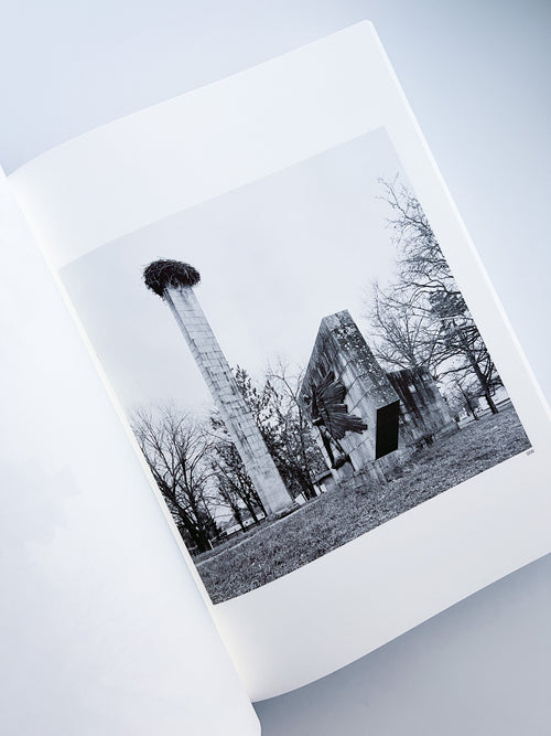 Memorials / Jan Kempenaers