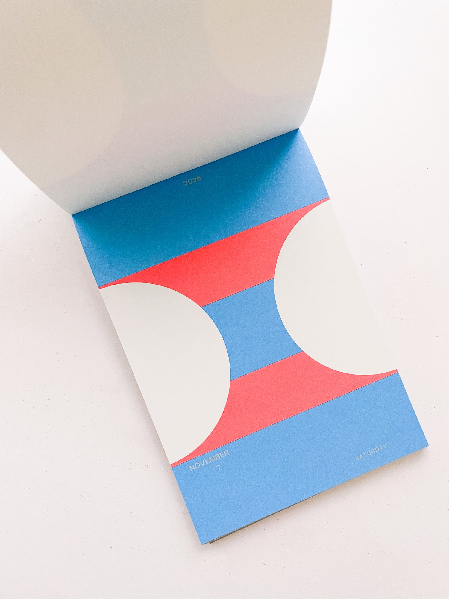 PAGE-A-DAY CALENDAR 2026 / Damien Poulain