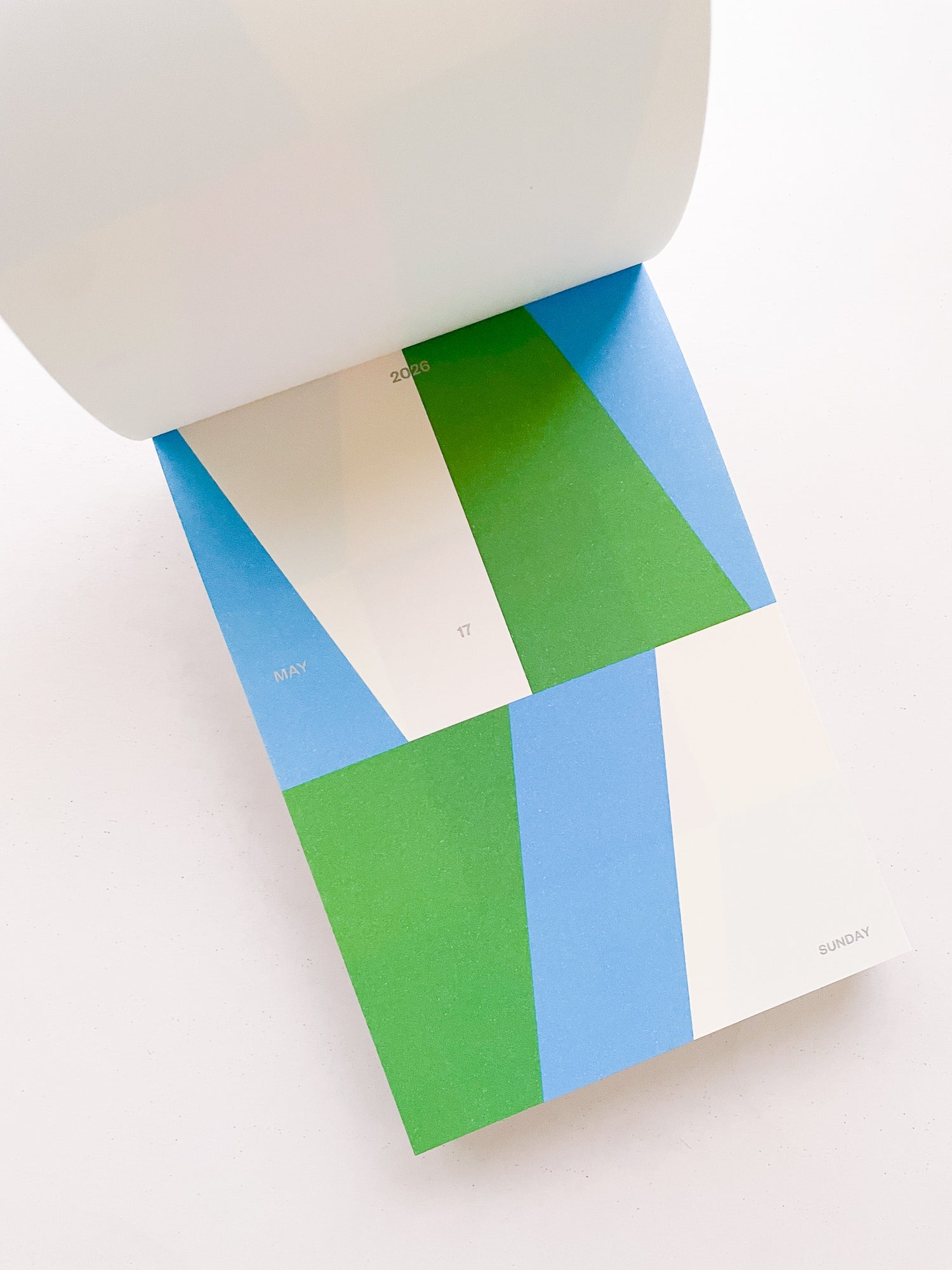 PAGE-A-DAY CALENDAR 2026 / Damien Poulain