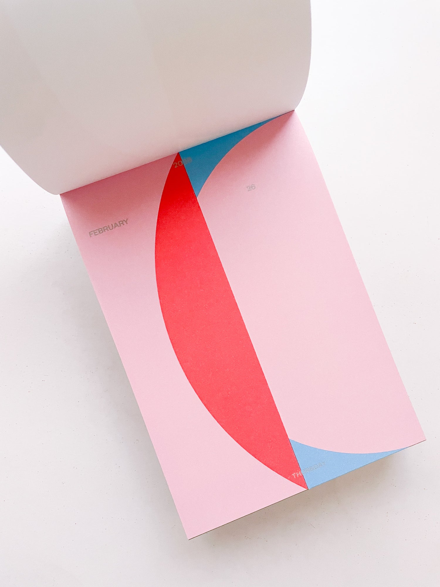 PAGE-A-DAY CALENDAR 2026 / Damien Poulain