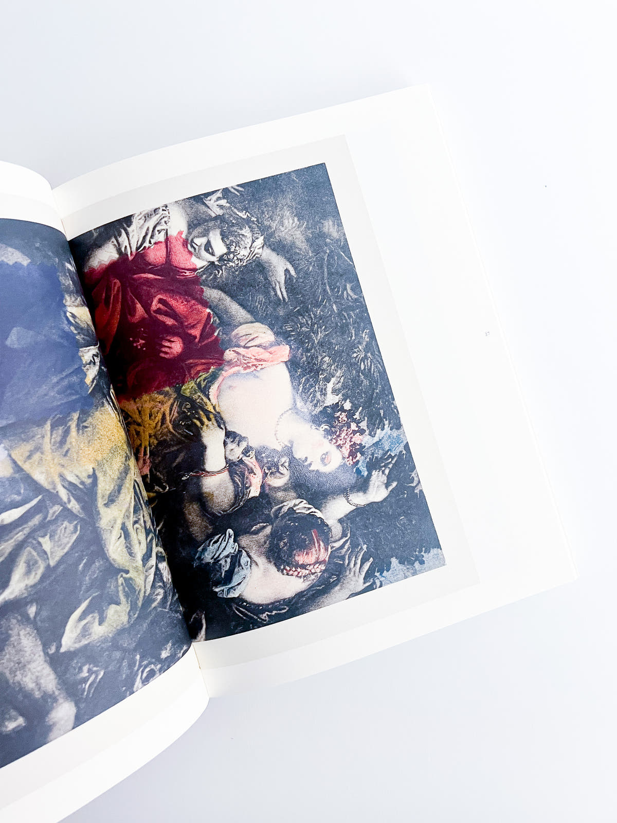 APOPHENIA VOLUME 03: In Medias Res / Julie Wolfe