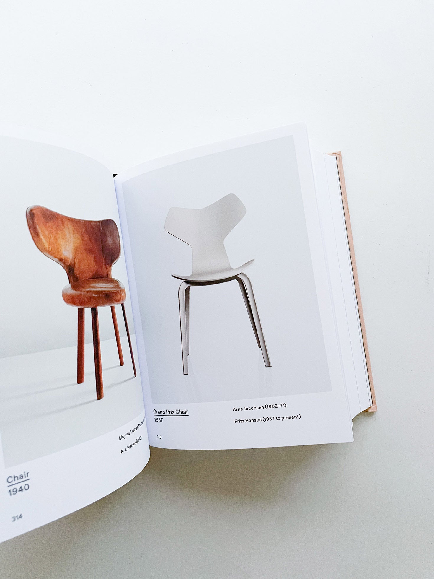 Chair: 500 Designs that Matter