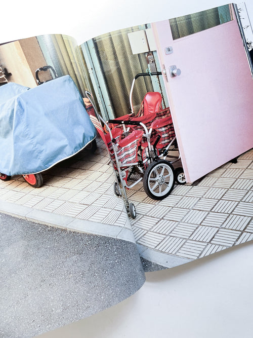 WERK No.7+8: The Inside Of A Shirt in collaboration with COMME des Garçons (Paris) / How To Defeat A Bully (2003/04)