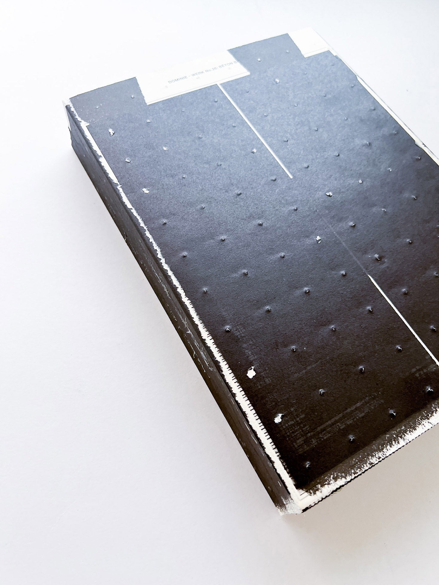 DOMINIE-WERK No.26: Béton Brut (2018)