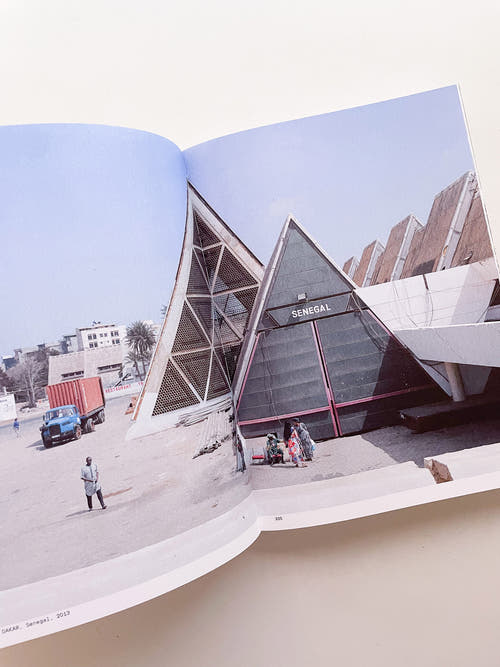 MOMENTS IN ARCHITECTURE / Iwan Baan