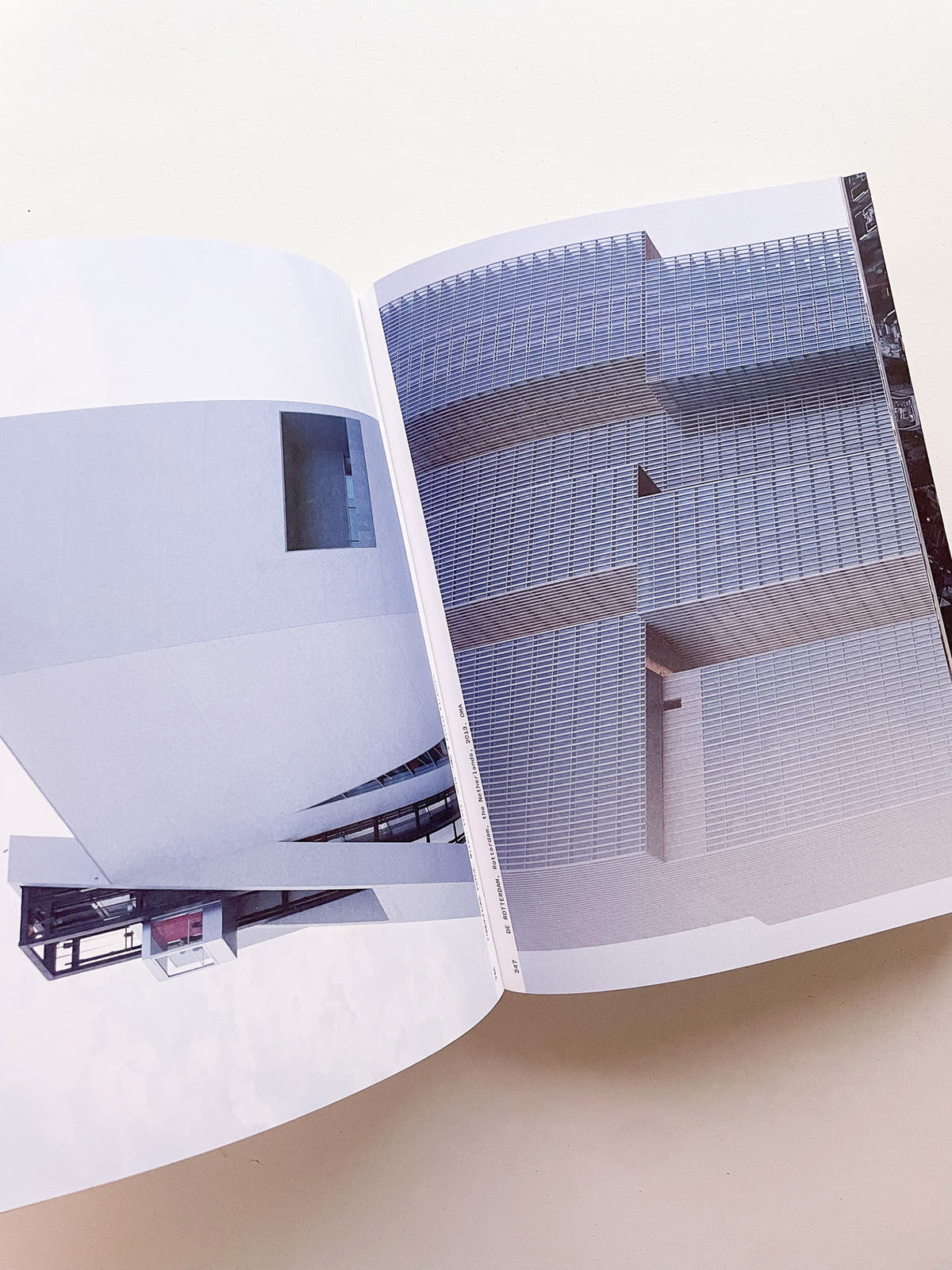 MOMENTS IN ARCHITECTURE / Iwan Baan