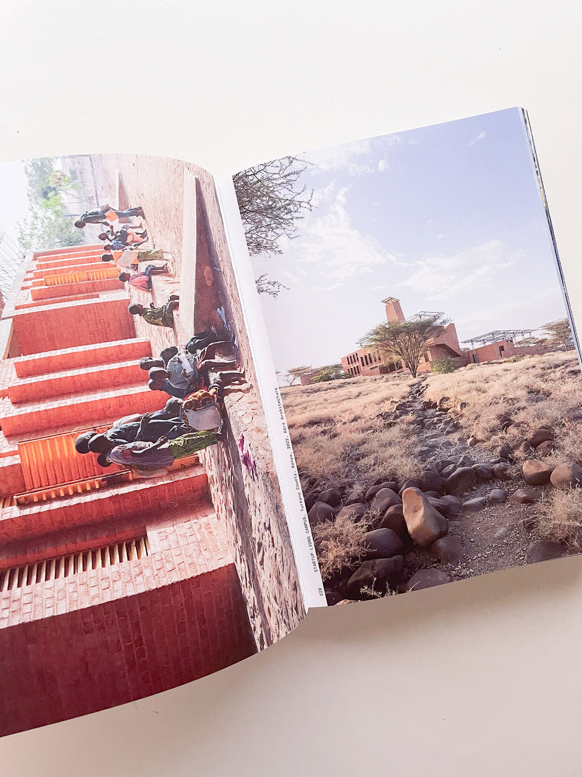 MOMENTS IN ARCHITECTURE / Iwan Baan