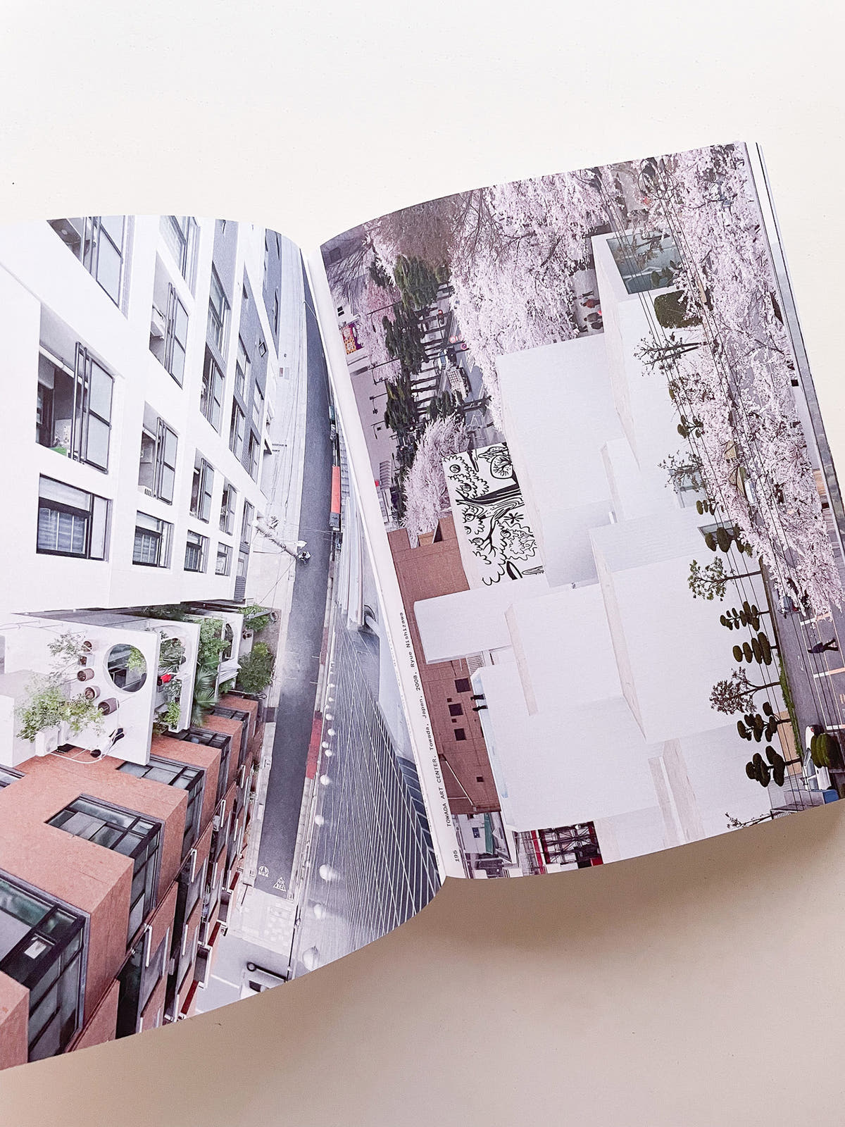 MOMENTS IN ARCHITECTURE / Iwan Baan