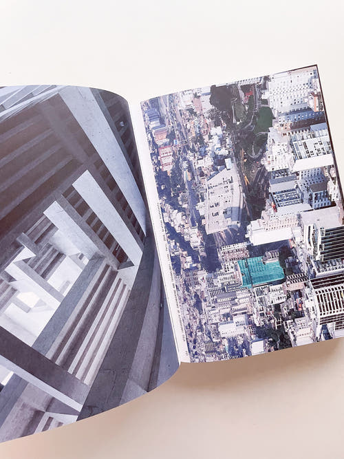 MOMENTS IN ARCHITECTURE / Iwan Baan