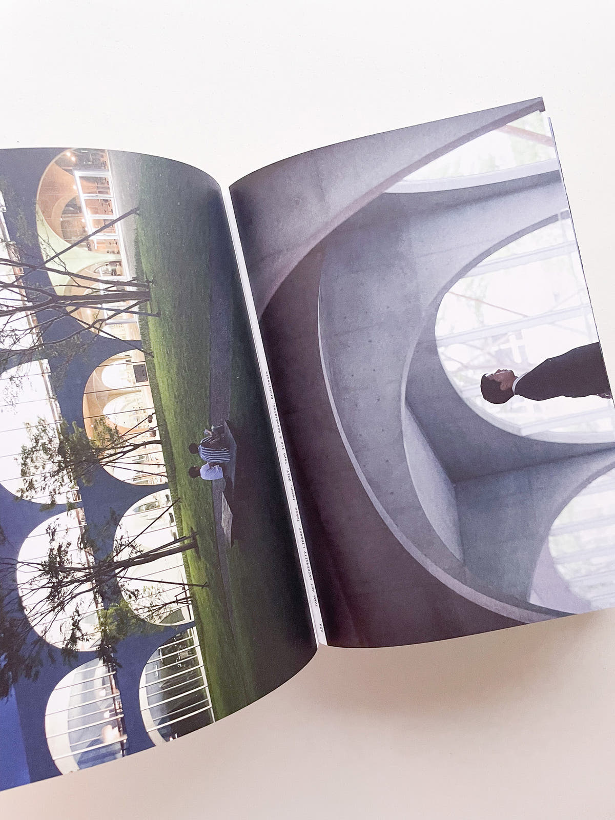 MOMENTS IN ARCHITECTURE / Iwan Baan