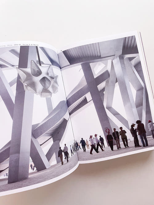 MOMENTS IN ARCHITECTURE / Iwan Baan