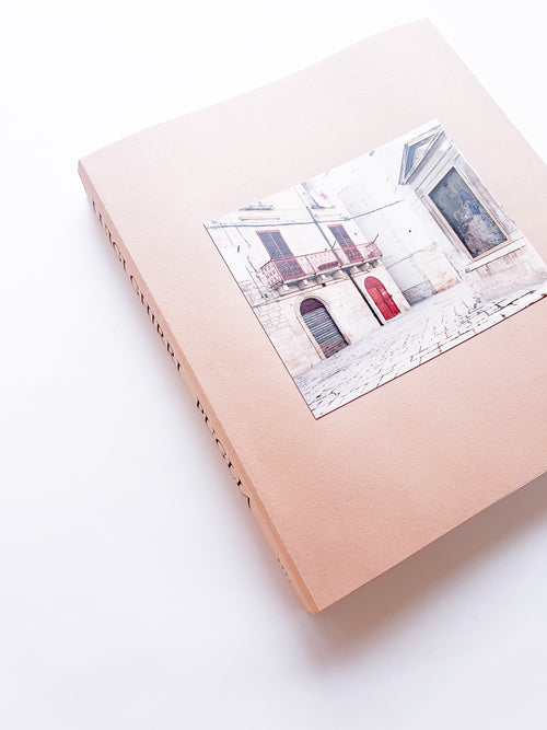 PUGLIA. TRA ALBE E TRAMONTI / Luigi Ghirri