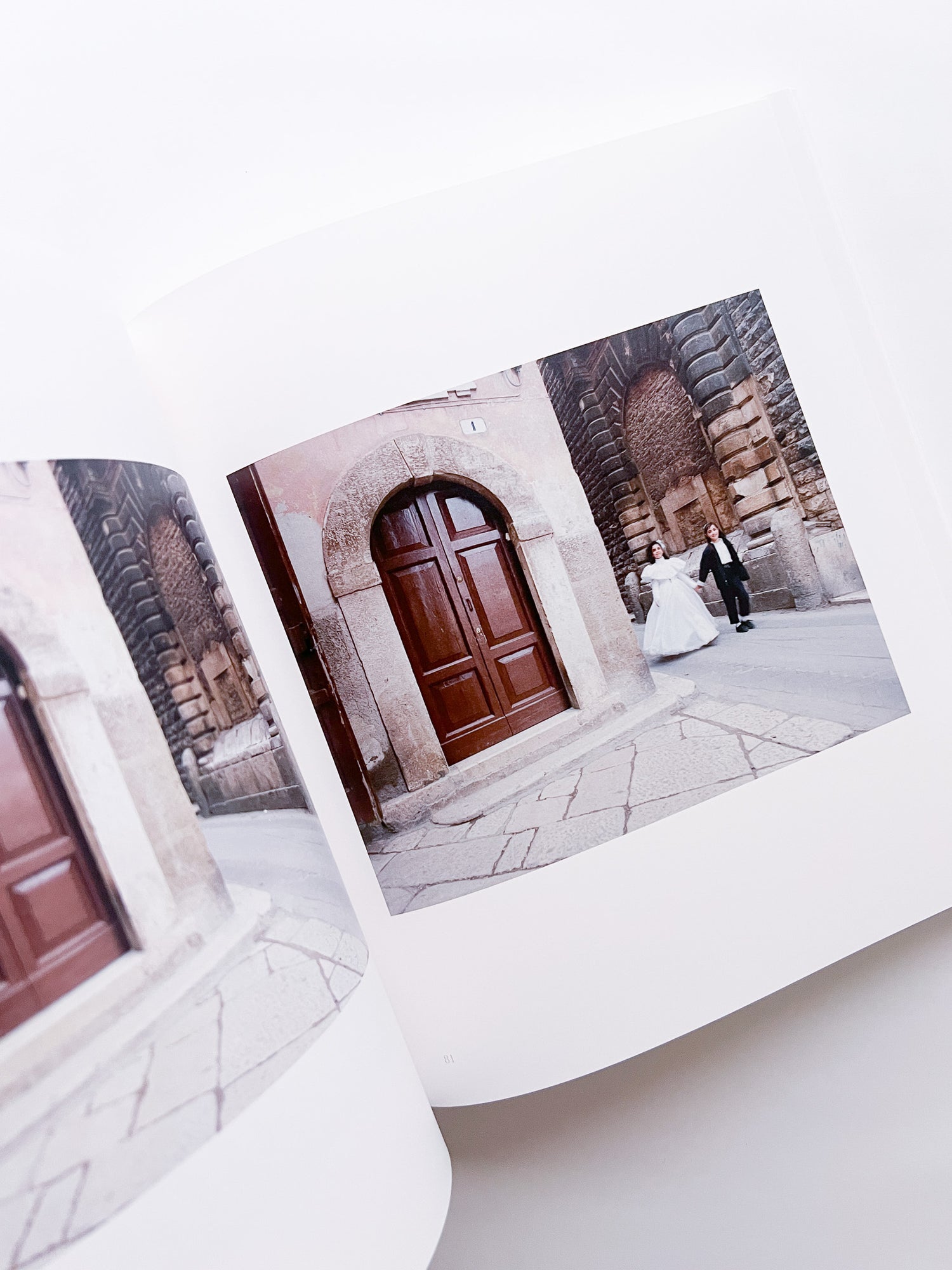 PUGLIA. TRA ALBE E TRAMONTI / Luigi Ghirri