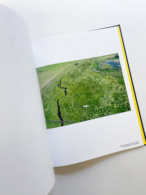 Véhiculaire & Vernaculaire / Stephen Shore [SIGNED]