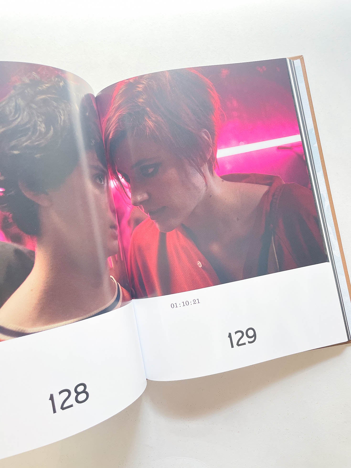 20TH CENTURY WOMEN SCREENPLAY BOOK / Mike Mills