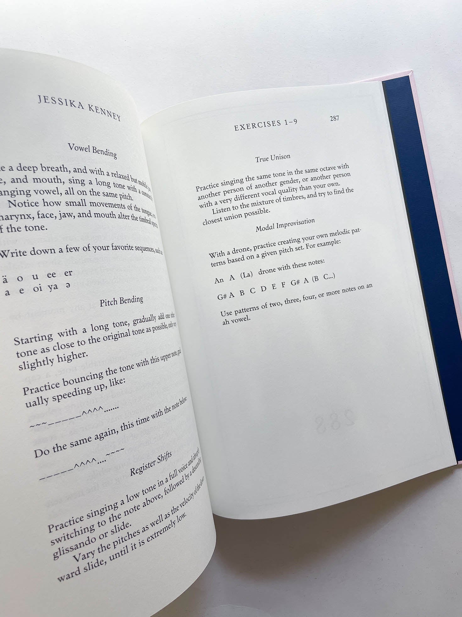 MIDSOMMAR SCREENPLAY BOOK / Ari Aster