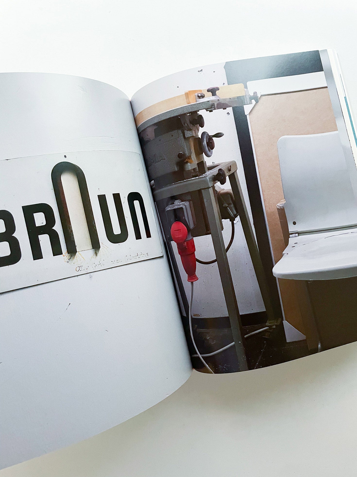 As Little Design as Possible / Dieter Rams - 本屋青旗 Ao-Hata