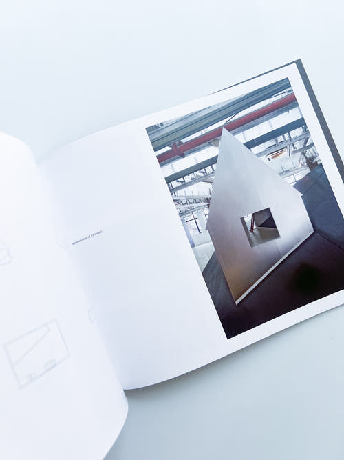 TRAVERSING THE HOUSE AND THE CITY / Kazuo Shinohara