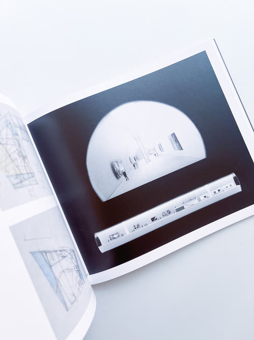 TRAVERSING THE HOUSE AND THE CITY / Kazuo Shinohara