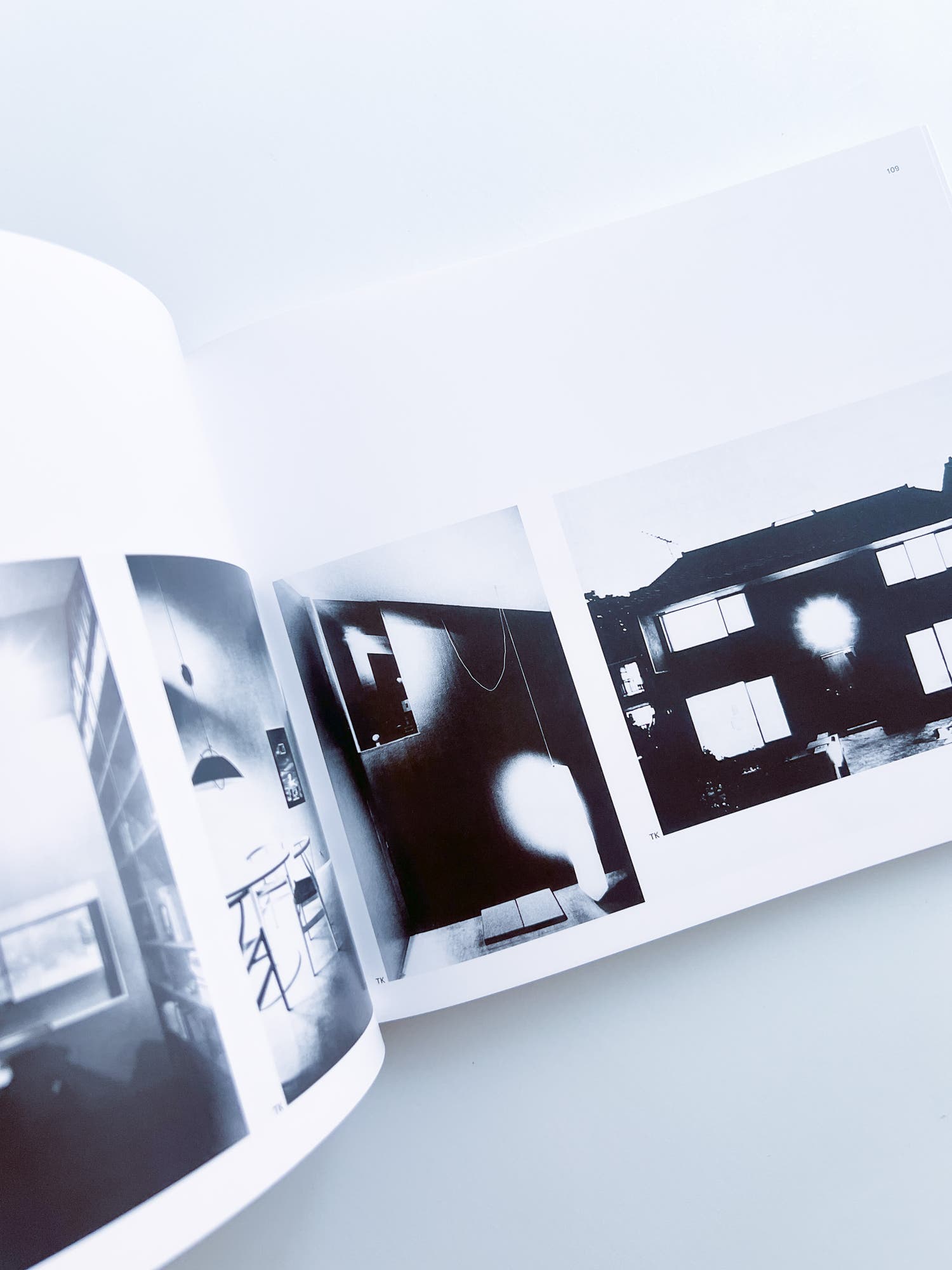 TRAVERSING THE HOUSE AND THE CITY / Kazuo Shinohara