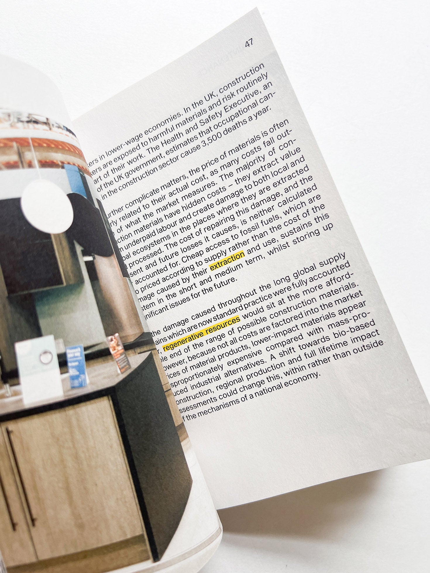 MATERIAL REFORM: BUILDING FOR A POST-CARBON FUTURE / Material Cultures (2024)