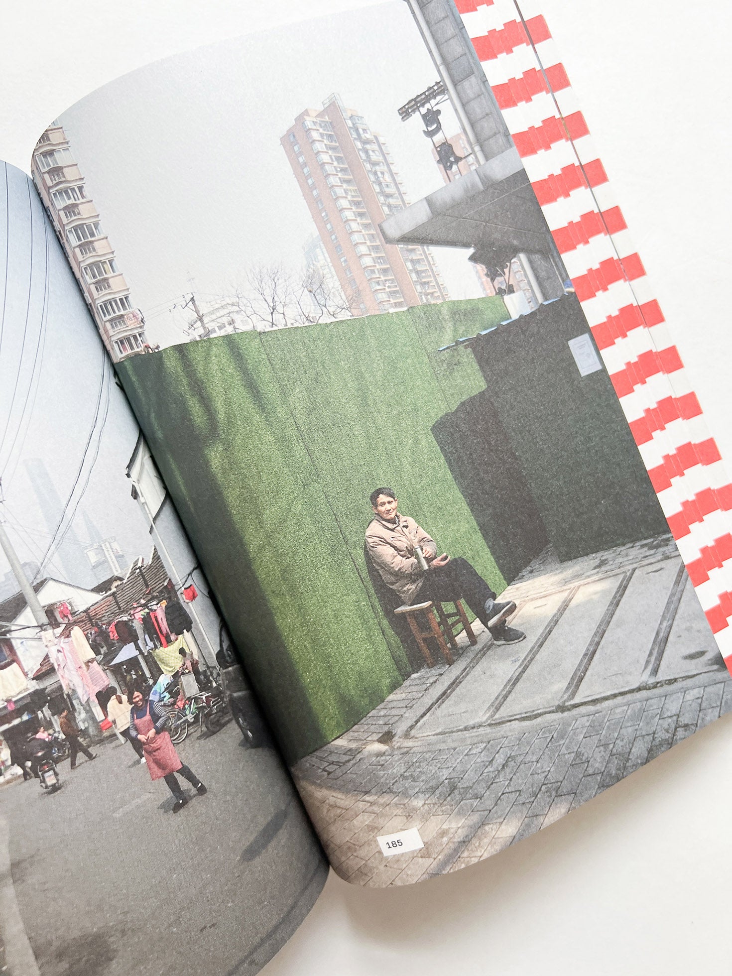 CROSS CULTURAL CHAIRS: 8 CHAIRS FROM 8 COUNTRIES: DIVERSIFYING MODERN SEATING / Matteo Guarnaccia