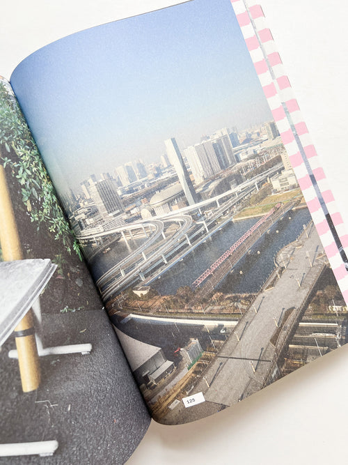 CROSS CULTURAL CHAIRS: 8 CHAIRS FROM 8 COUNTRIES: DIVERSIFYING MODERN SEATING / Matteo Guarnaccia