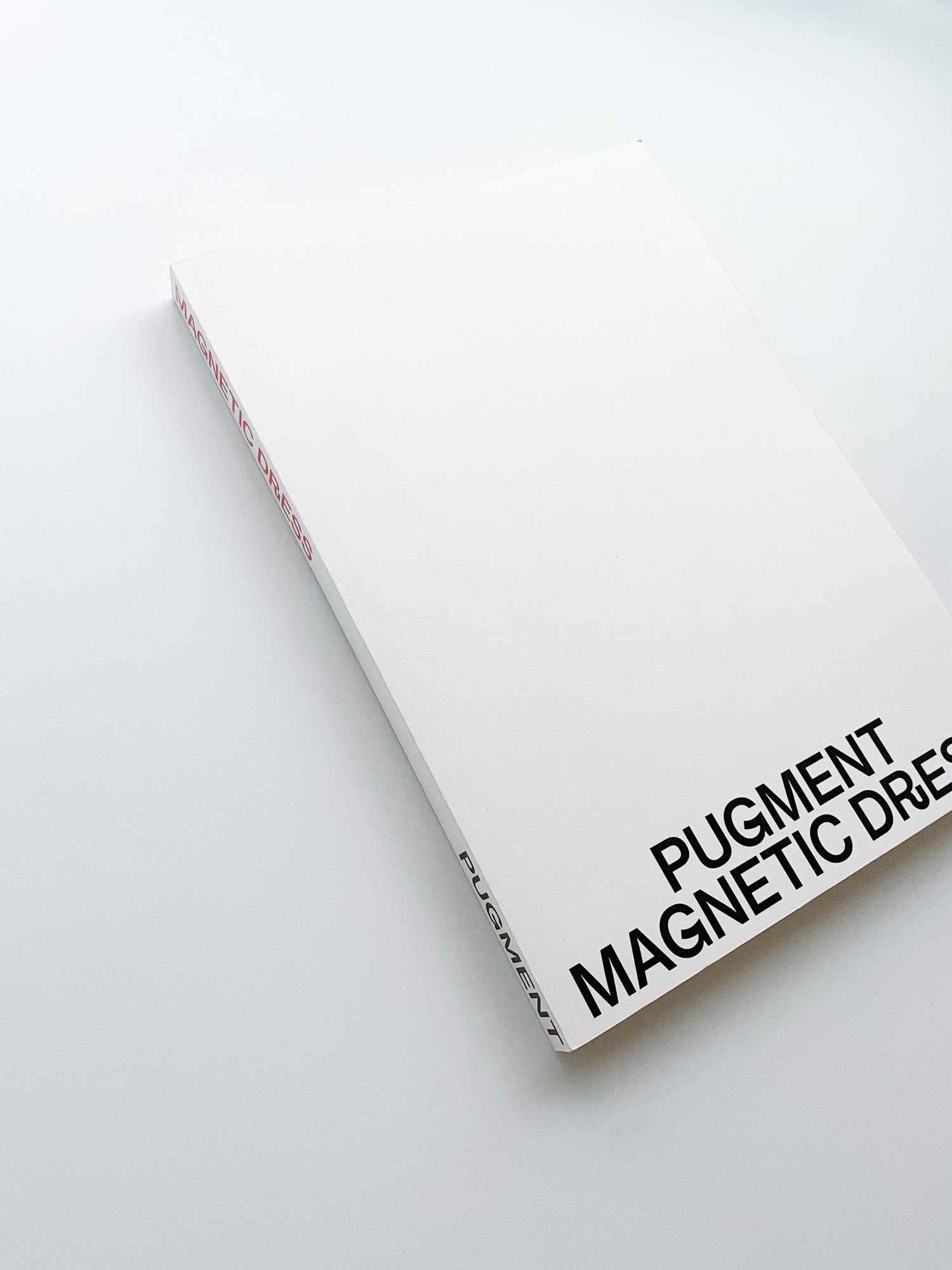 MAGNETIC DRESS / PUGMENT