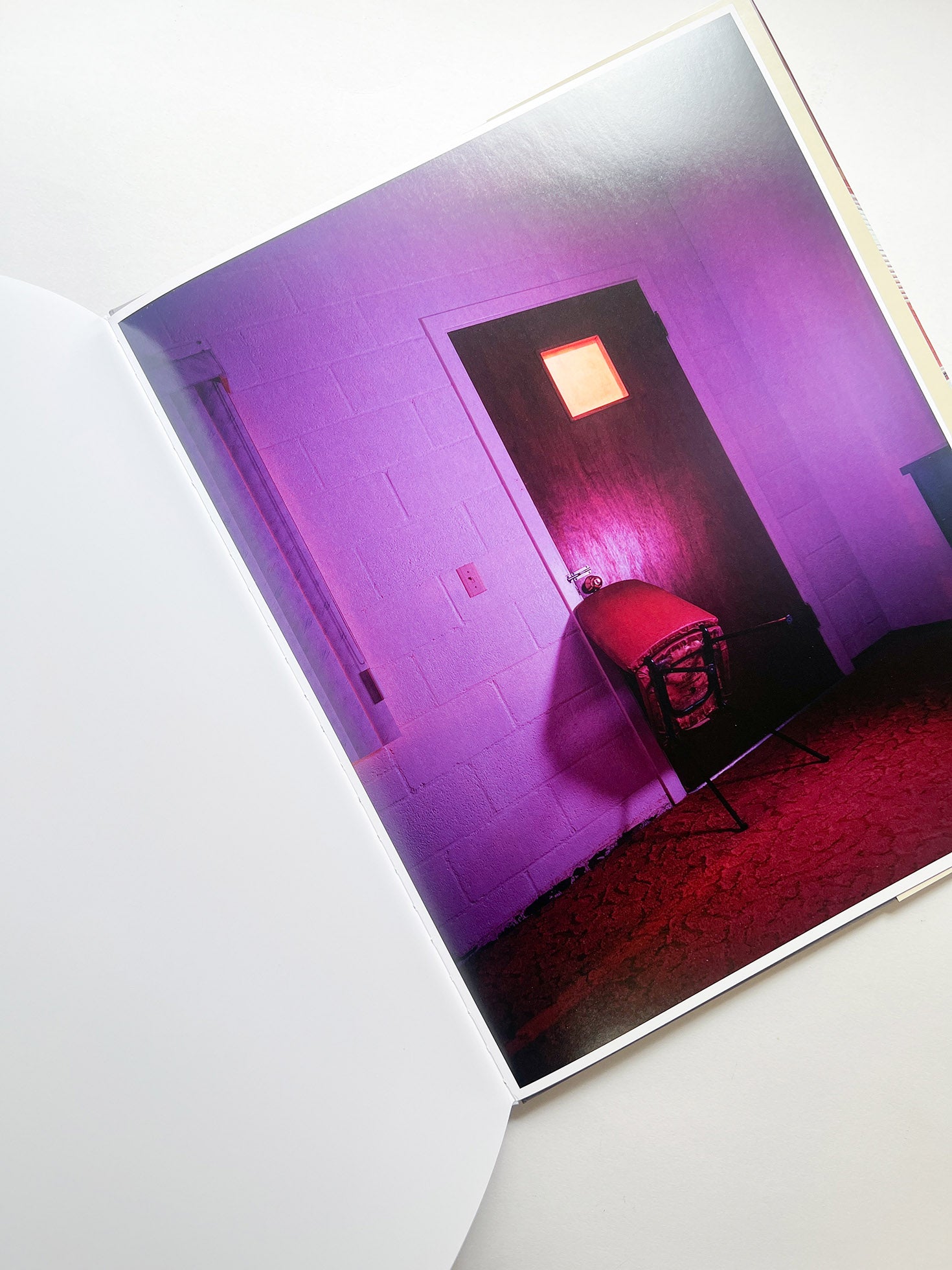 HOUSE HUNTING / Todd Hido